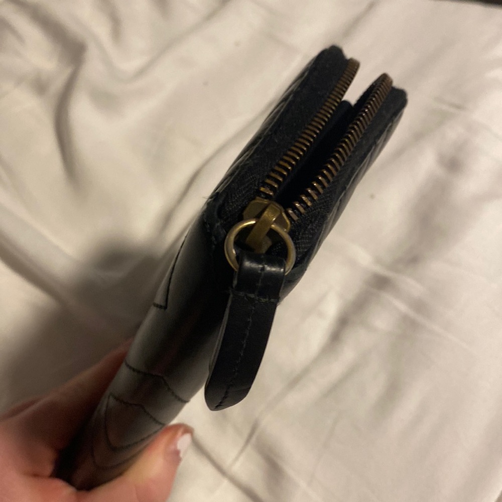 Gucci GG Marmont Zip Around Wallet - Picture 9 of 13